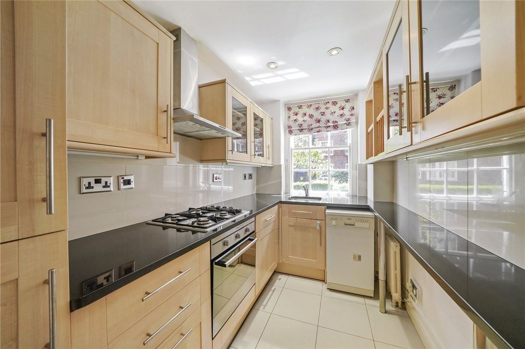 Property photo 3 of 11 Picture No. 32