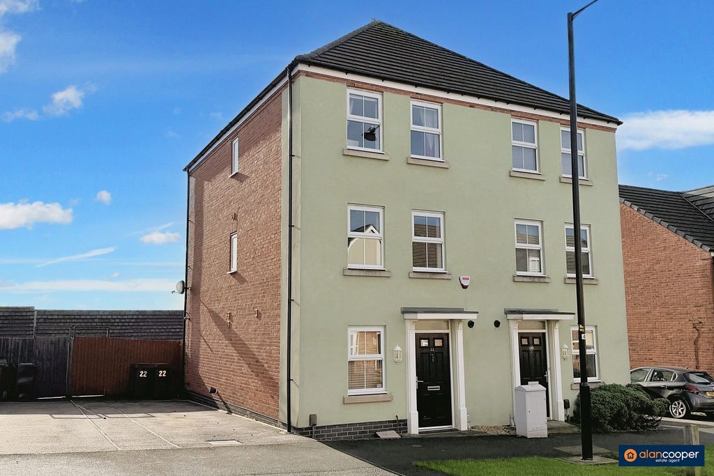 Property photo 1 of 32 4633052