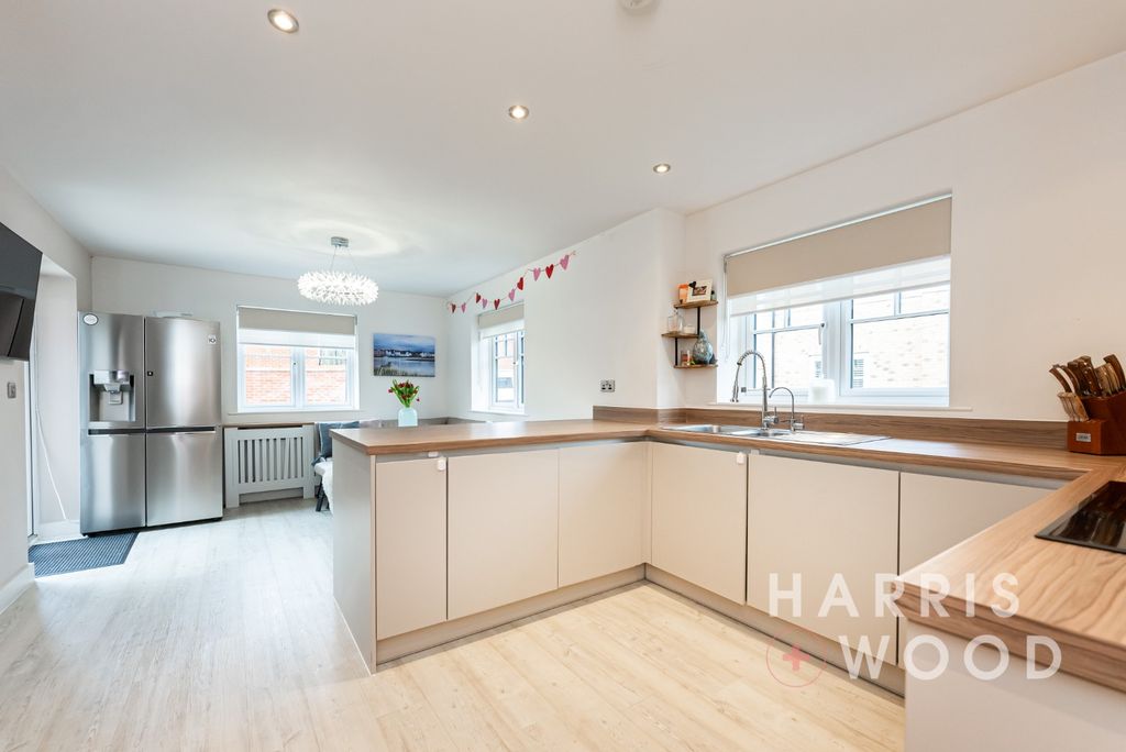 Property photo 3 of 23 3961677