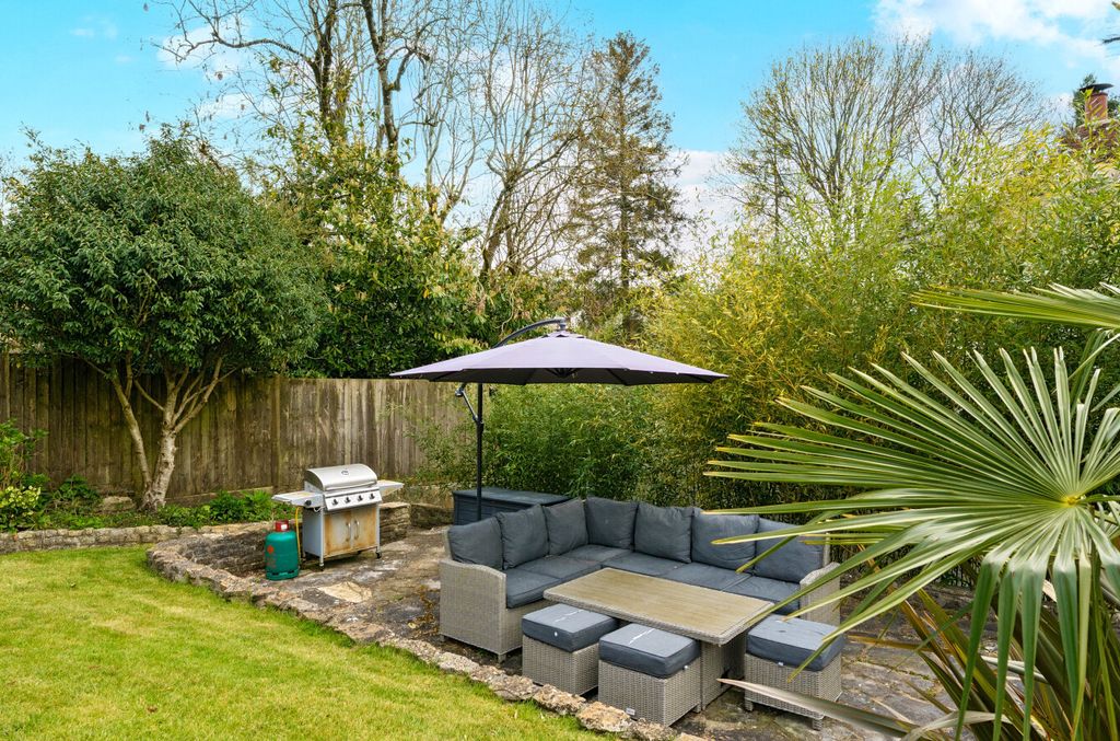 Property photo 2 of 44 Garden