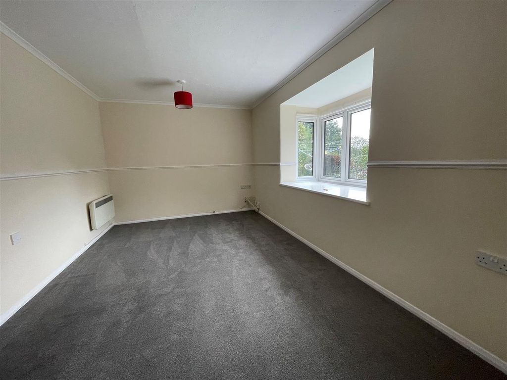 Property photo 2 of 6