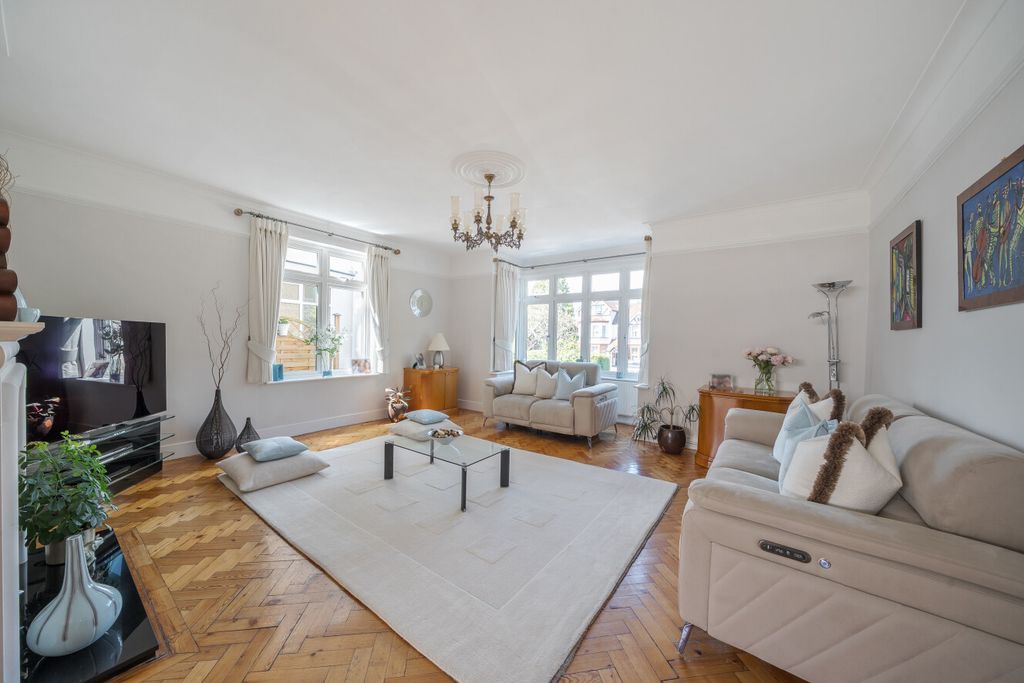 Property photo 3 of 28 1479417-22-6A32c5...