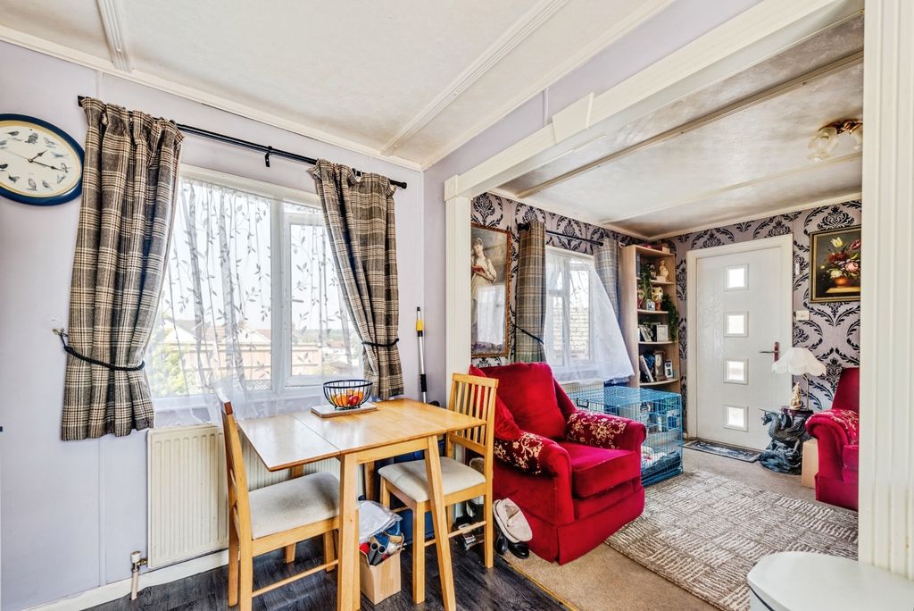 Property photo 3 of 12 Pbox-Img.Jpg