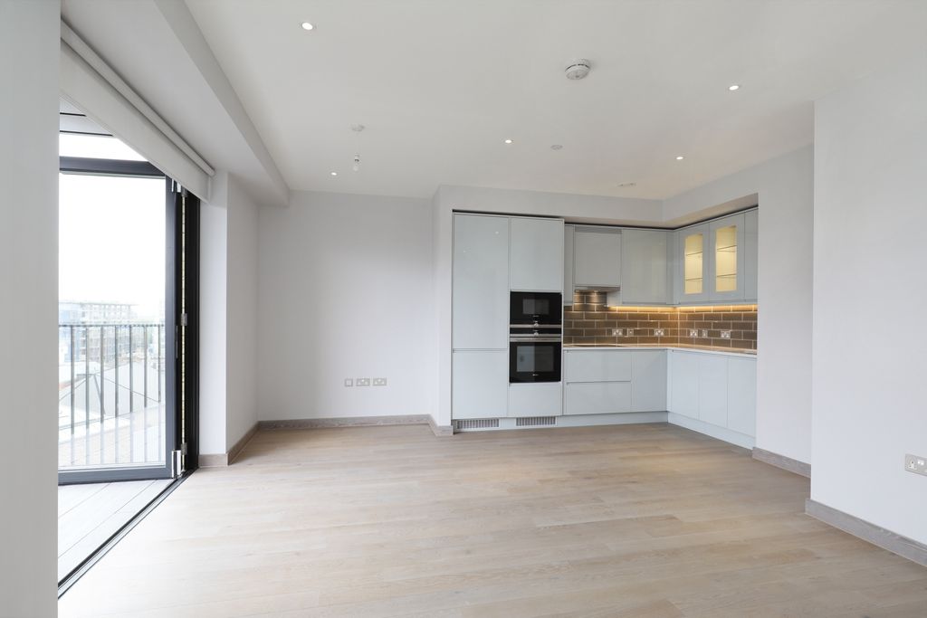 Property photo 2 of 8 Photo 8