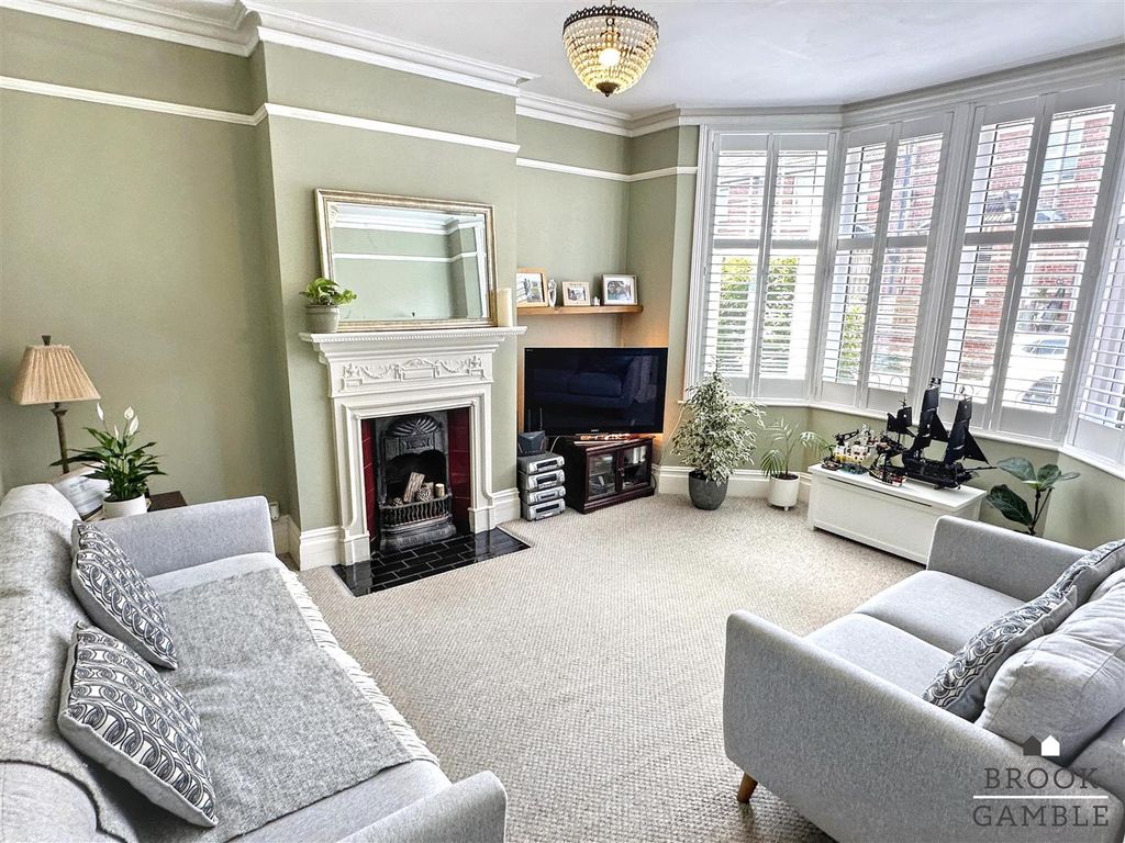Property photo 3 of 30 01323 438506