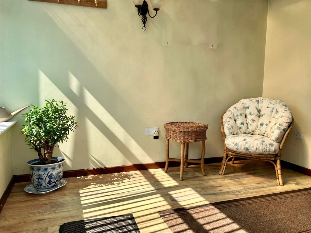 Property photo 2 of 18 Conservatory