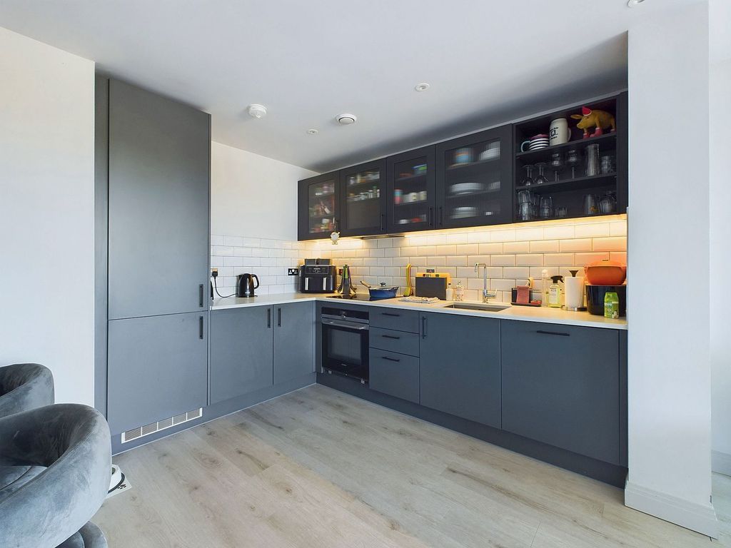 Property photo 2 of 16