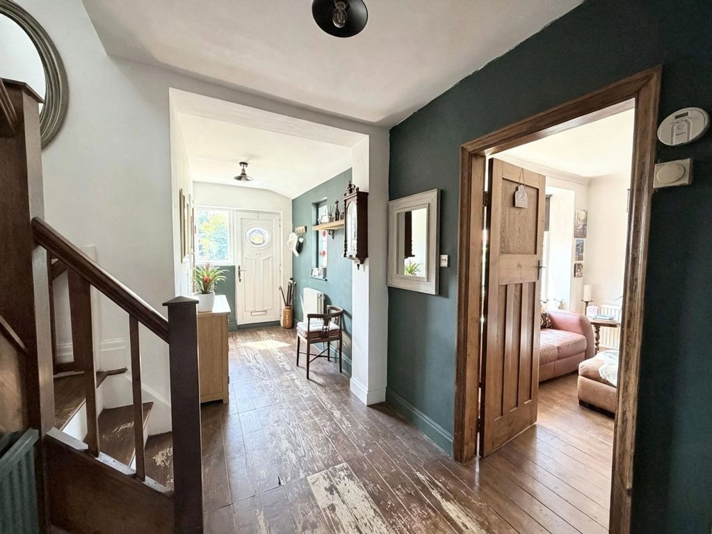 Property photo 3 of 36