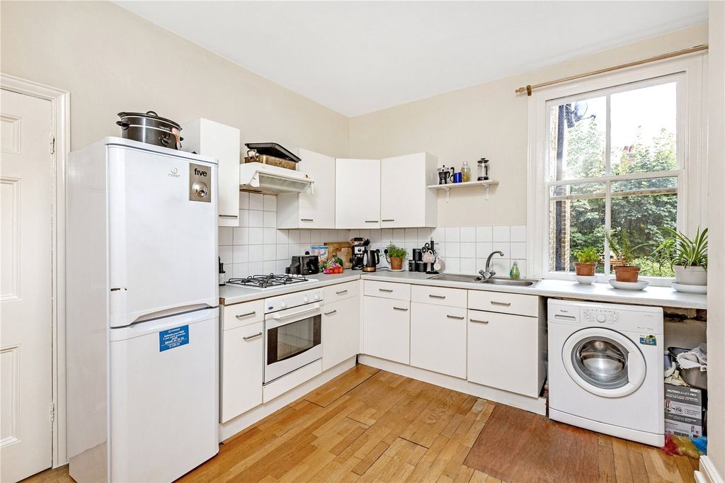 Property photo 3 of 10 Picture No. 02