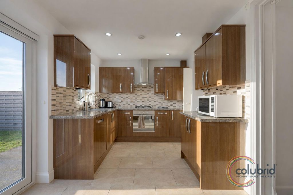 Additional image 5 of 5 bed semi-detached house for saleBlackshots Lane, Grays RM16