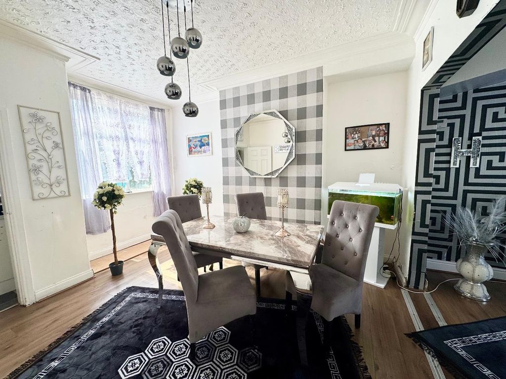 Property photo 2 of 7 Diner