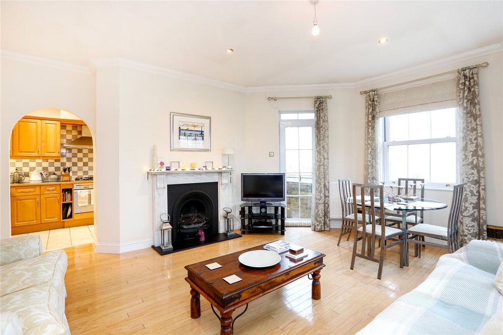 Property photo 2 of 8 Picture No. 05