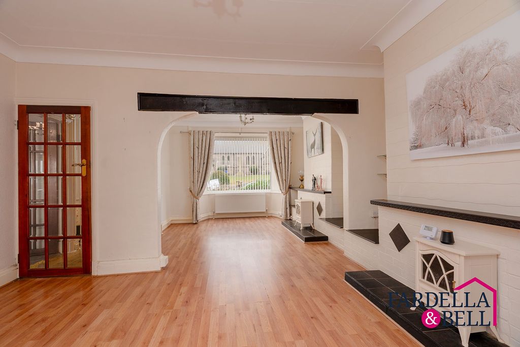 Property photo 3 of 19