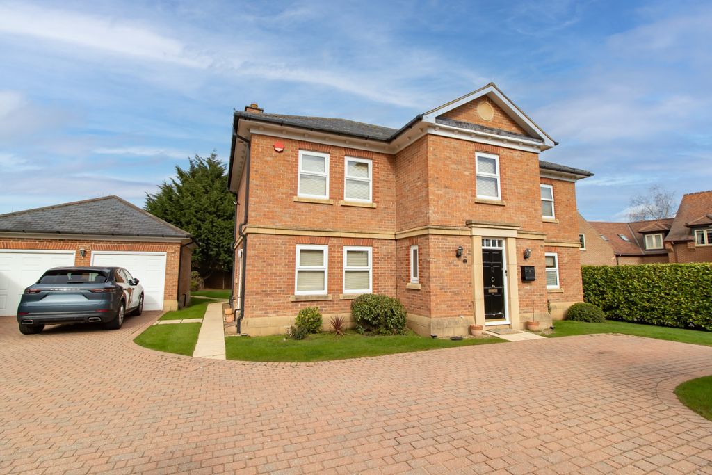 Property photo 1 of 27 Front View