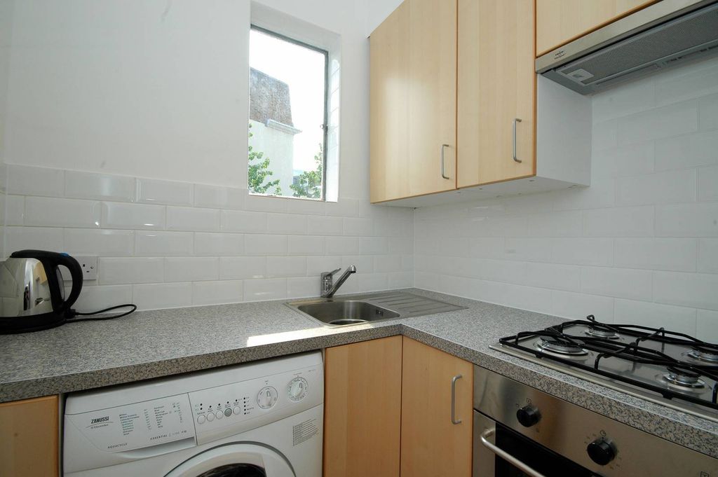 Property photo 1 of 3