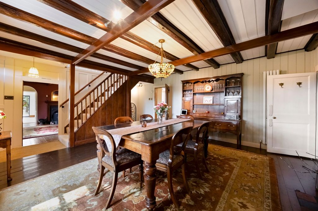 Property photo 3 of 27