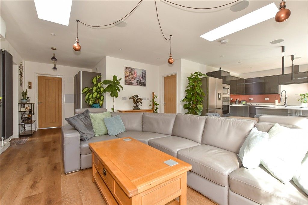 Property photo 2 of 19 Lounge/ Kitchen