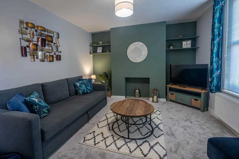 Property photo 2 of 7
