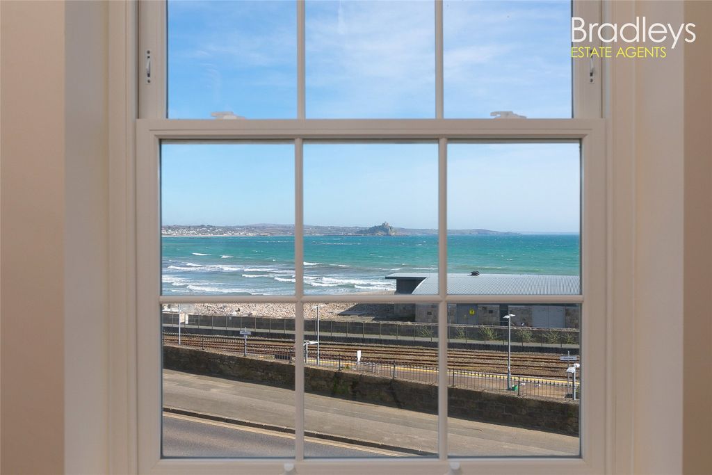 Additional image 9 of 2 bed flat for salePetrellen Court, Penrose Terrace, Penzance TR18