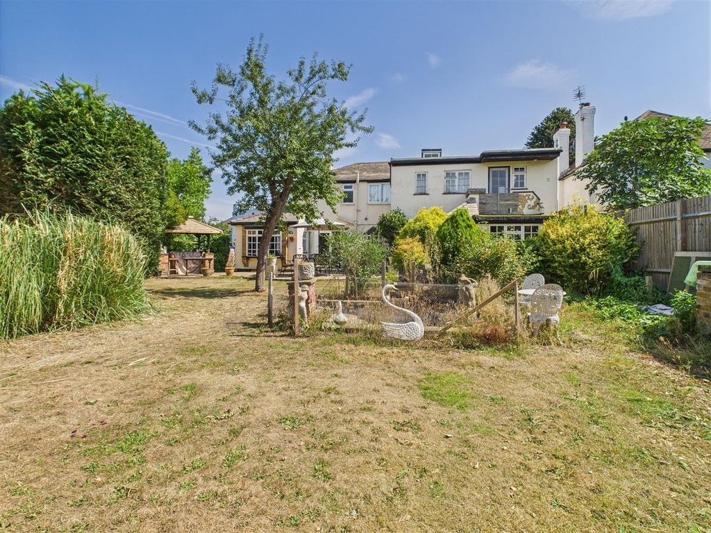 Property photo 2 of 6