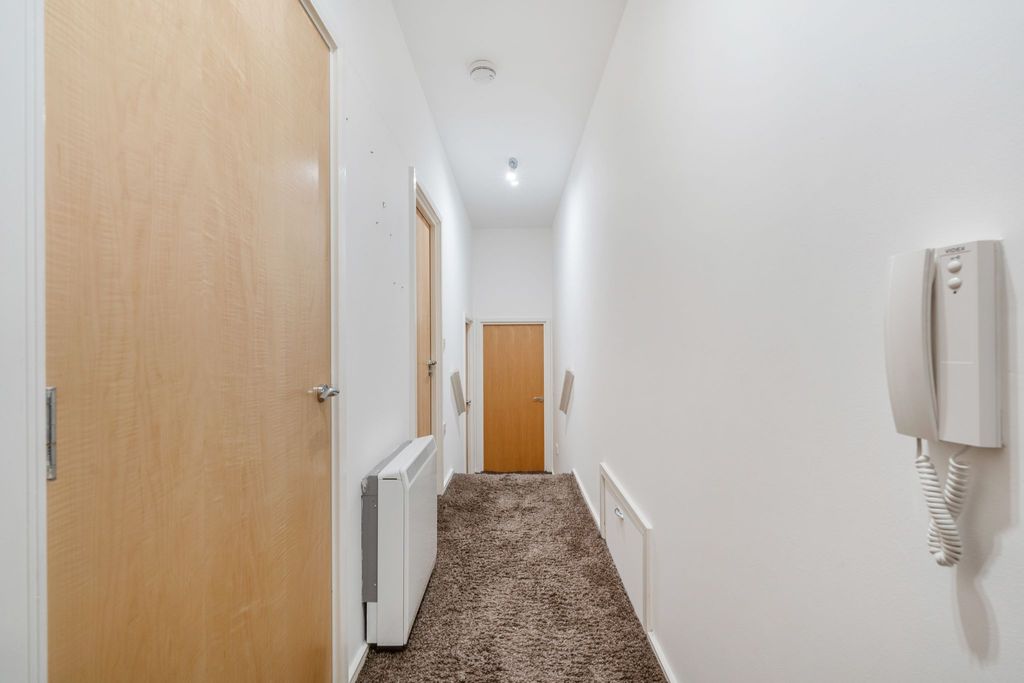 Property photo 2 of 18 Photograph 7