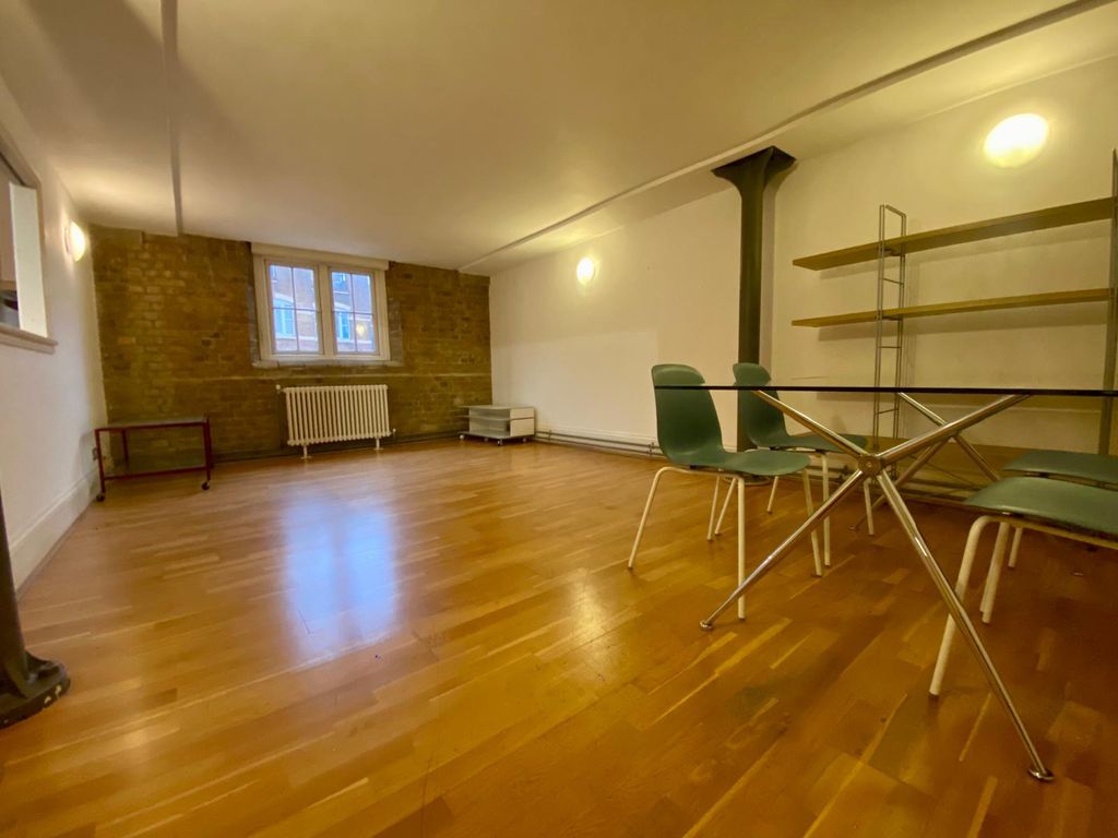 Property photo 3 of 19 Living Room