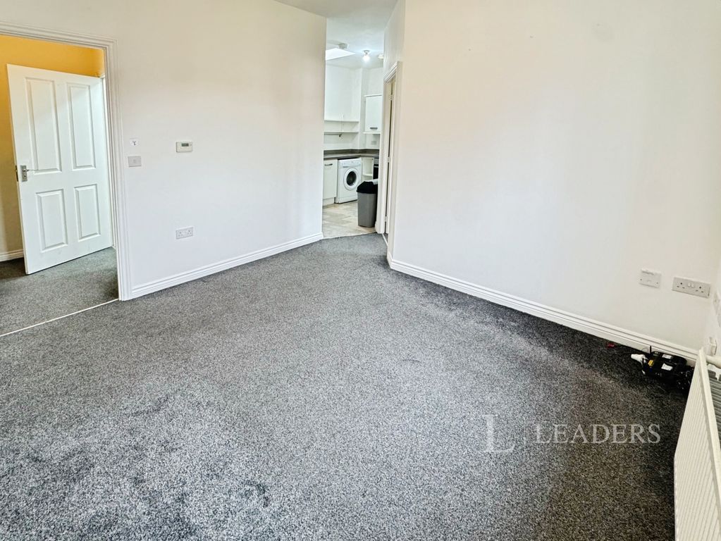 Property photo 2 of 8 Living