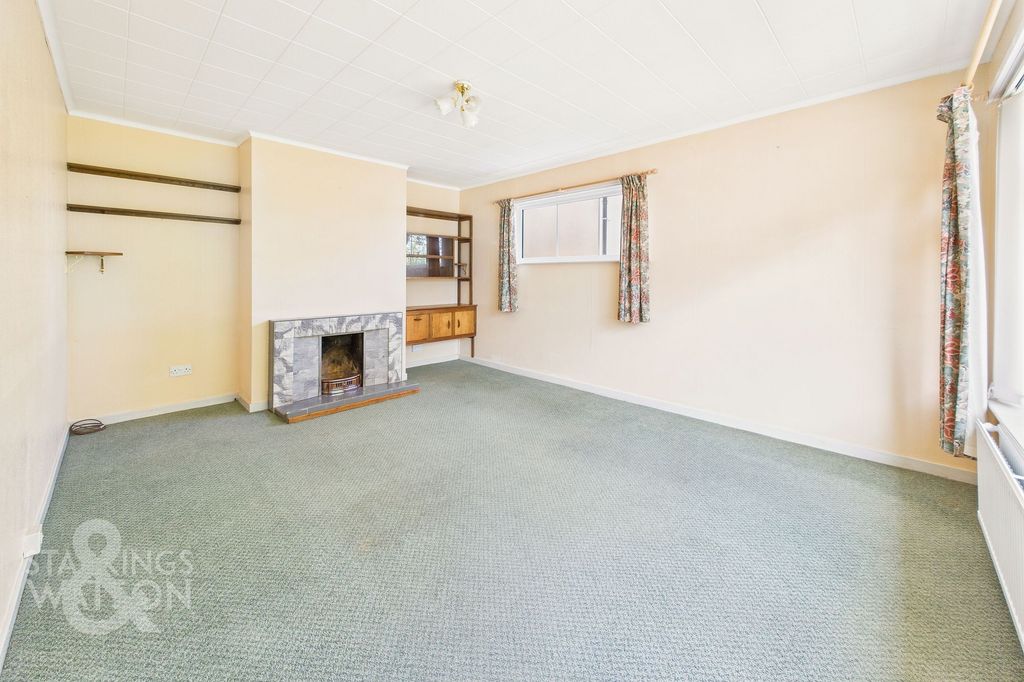 Property photo 2 of 25