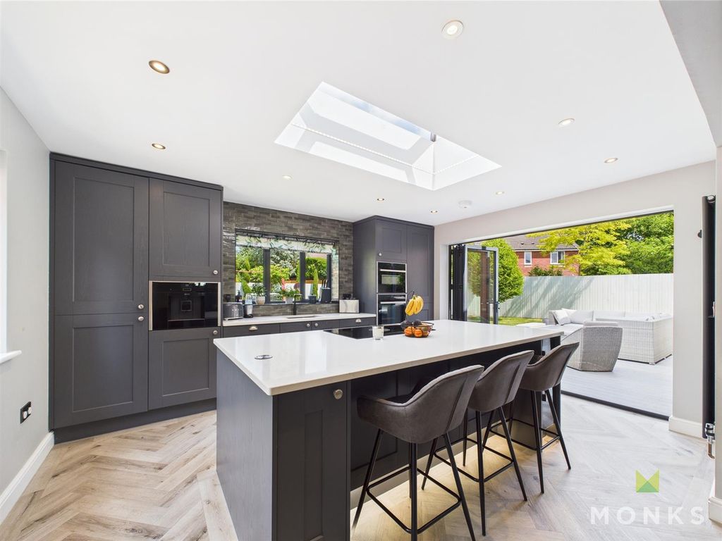 Property photo 2 of 31 Cam01520G0-Pr0201-Still004.Jpg