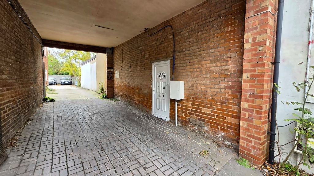 Property photo 2 of 10