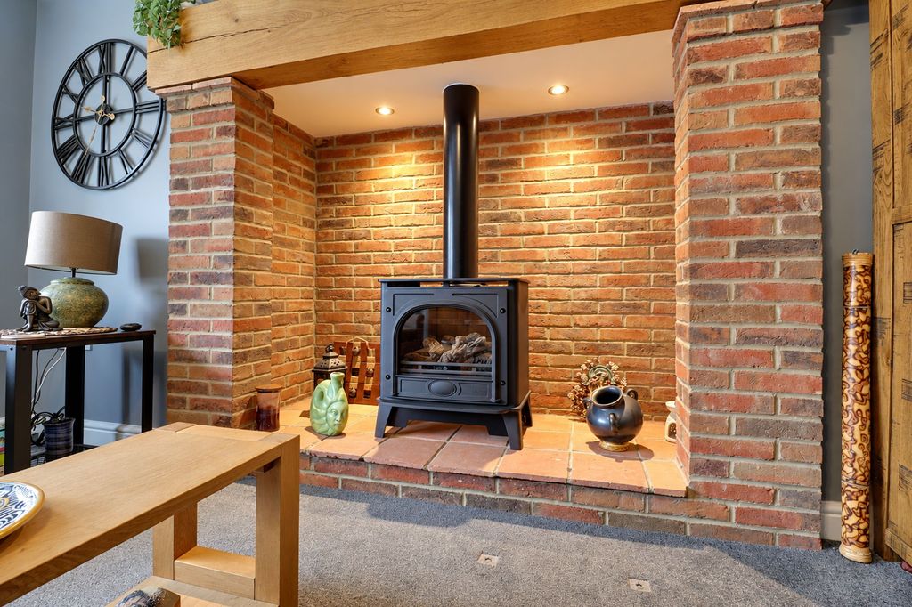 Property photo 3 of 27