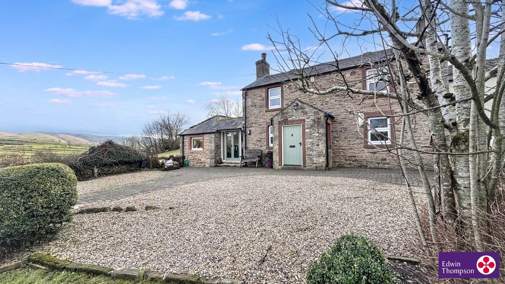 Property photo 1 of 31