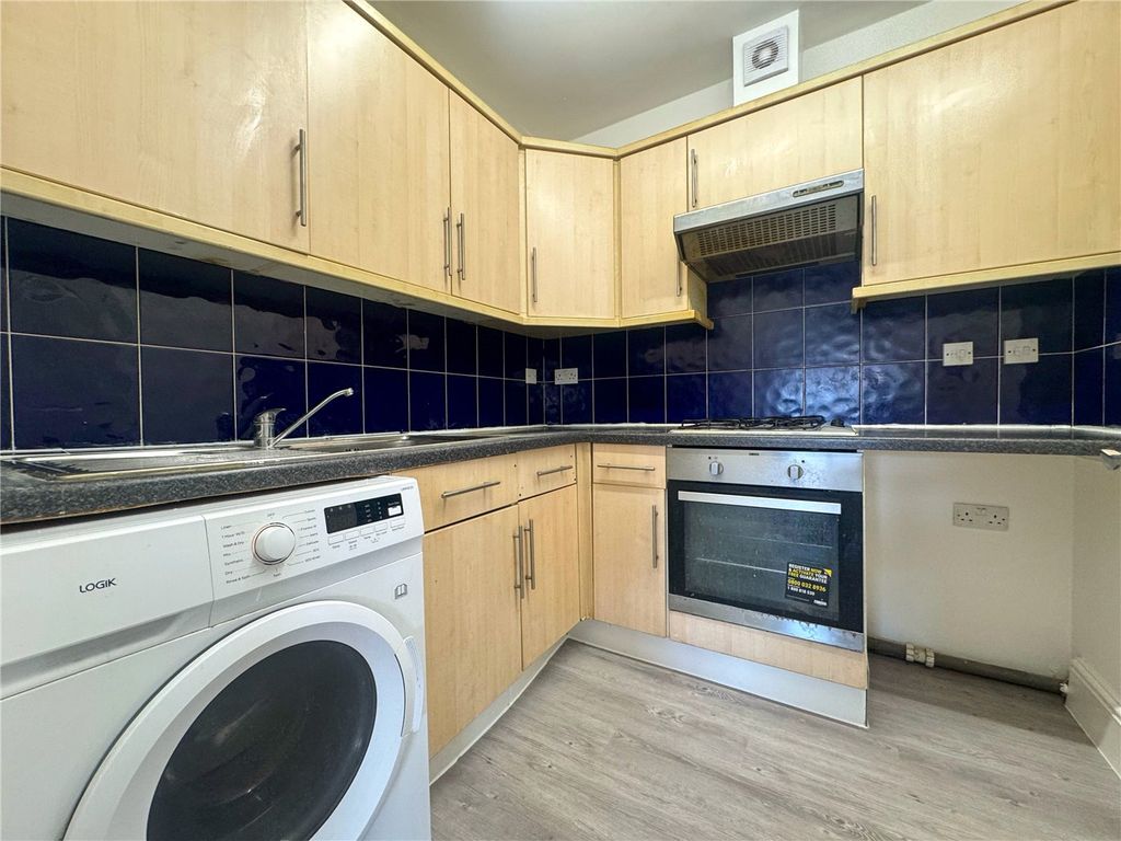 Property photo 3 of 5 Picture No. 04