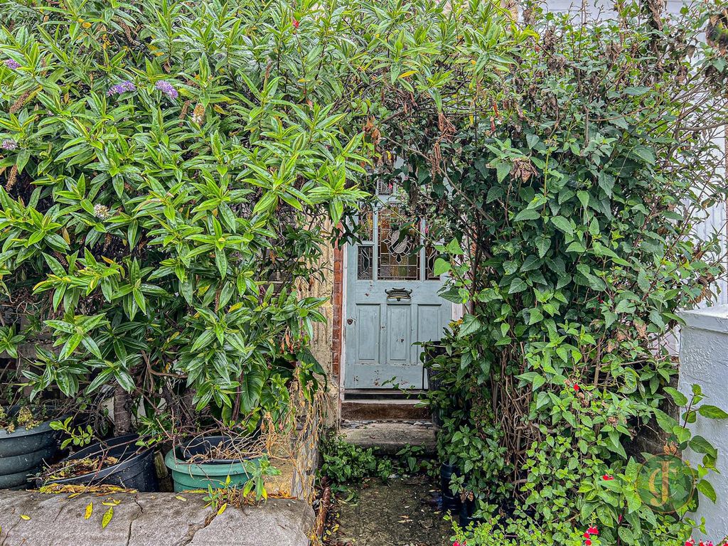 Property photo 3 of 18