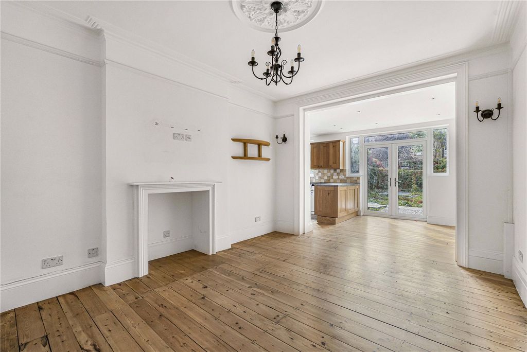Property photo 3 of 19 Kitchen/Living Room
