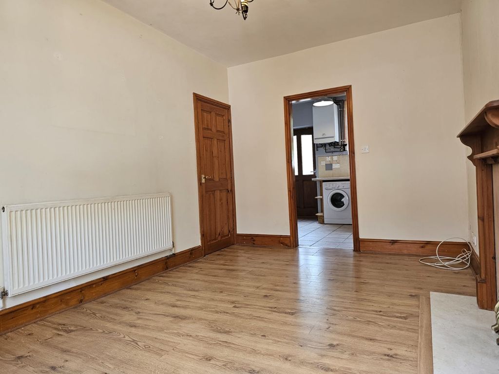 Property photo 3 of 11 Gallery