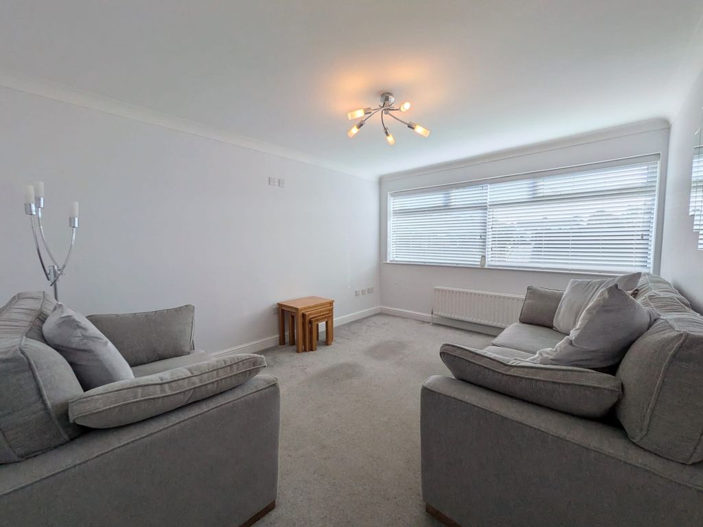 Property photo 2 of 8 4d8Dd9c4-7E2d-48Ea-8265-367ba4728475
