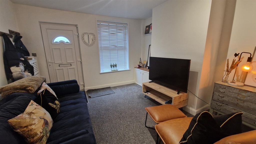 Property photo 3 of 13 Front Lounge
