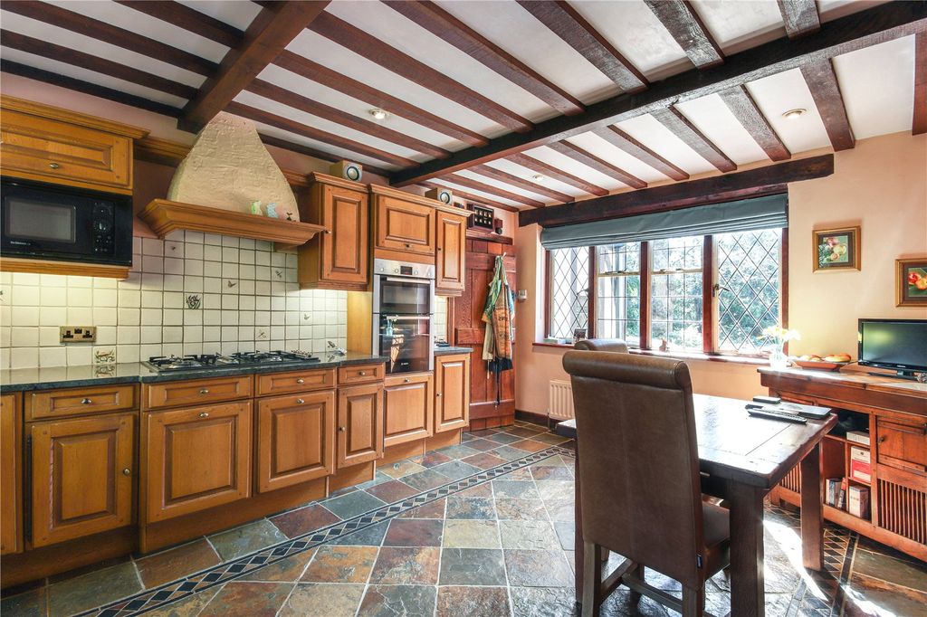 Property photo 3 of 14 Kitchen/Breakfast