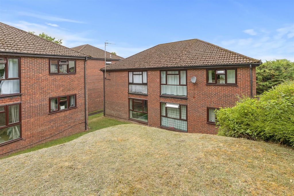 Property photo 1 of 11 Rear Shot