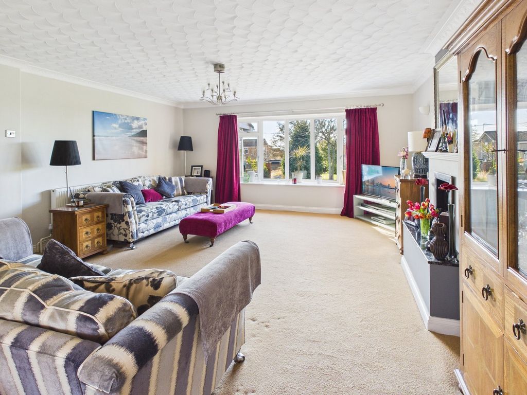 Property photo 2 of 31