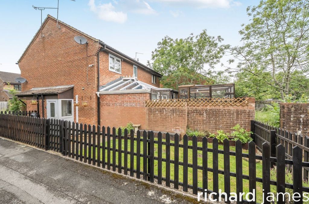 Property photo 1 of 13 c96A28bbc6F6401F88Aa96Db2d4F3882