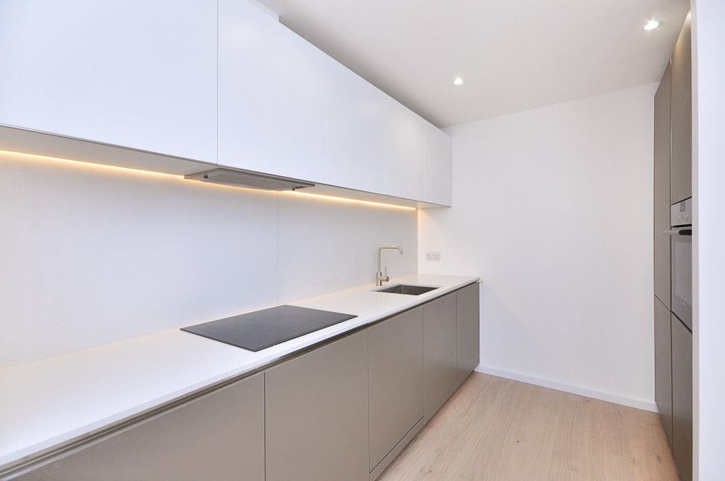 Property photo 3 of 13 Kitchen