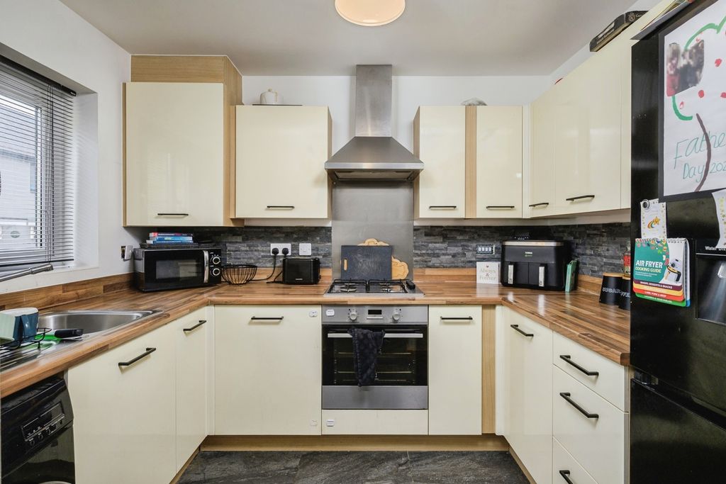 Property photo 3 of 15 Pbox-Img.Jpg