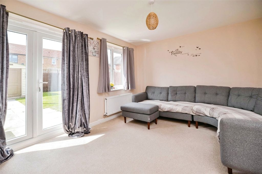 Property photo 3 of 10 Picture No. 07