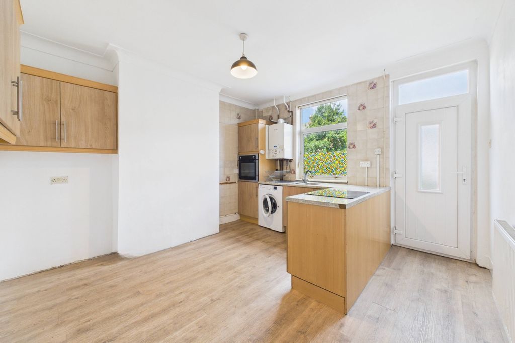 Property photo 2 of 14 Kitchen