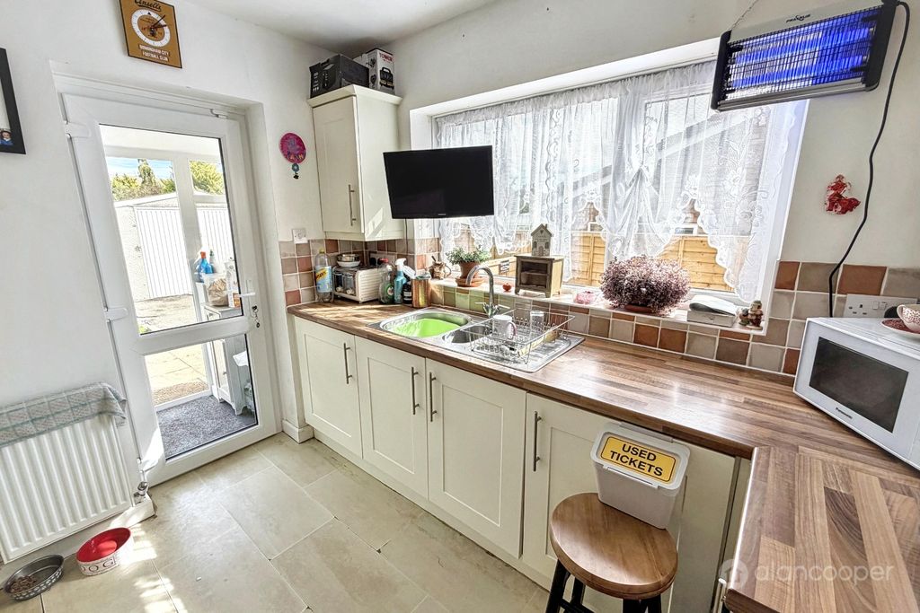Property photo 2 of 11 5367954