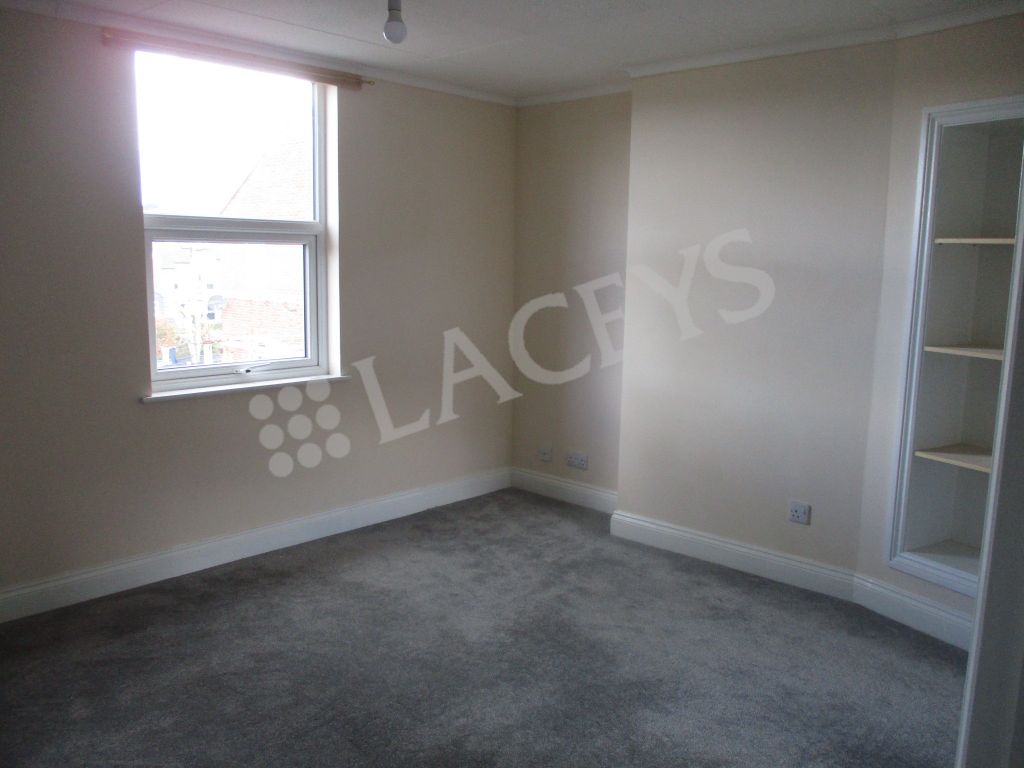 Property photo 3 of 7 Photo 7