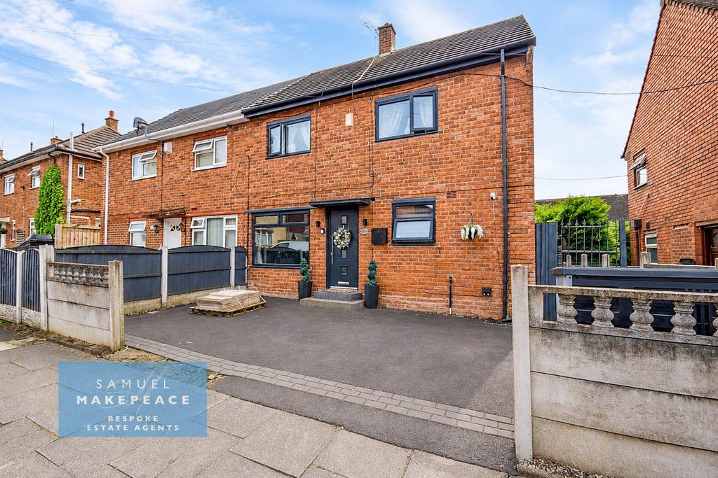 Property photo 1 of 20 Beautiful Three Bedroom Semi Detached Property With Gorgeous Rear Garden With Summerhouse And Outdoor Bar