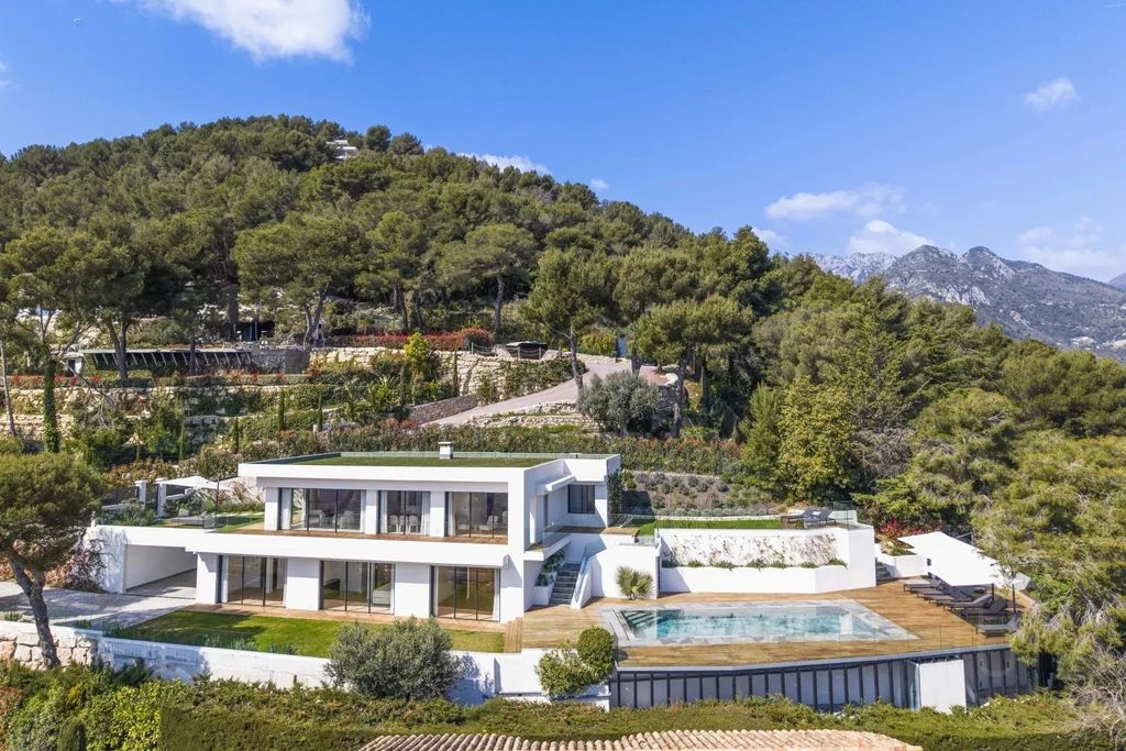 Property photo 1 of 32